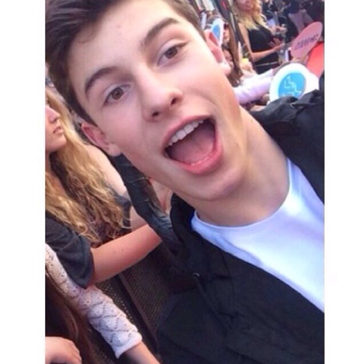 please follow @idefkmendes