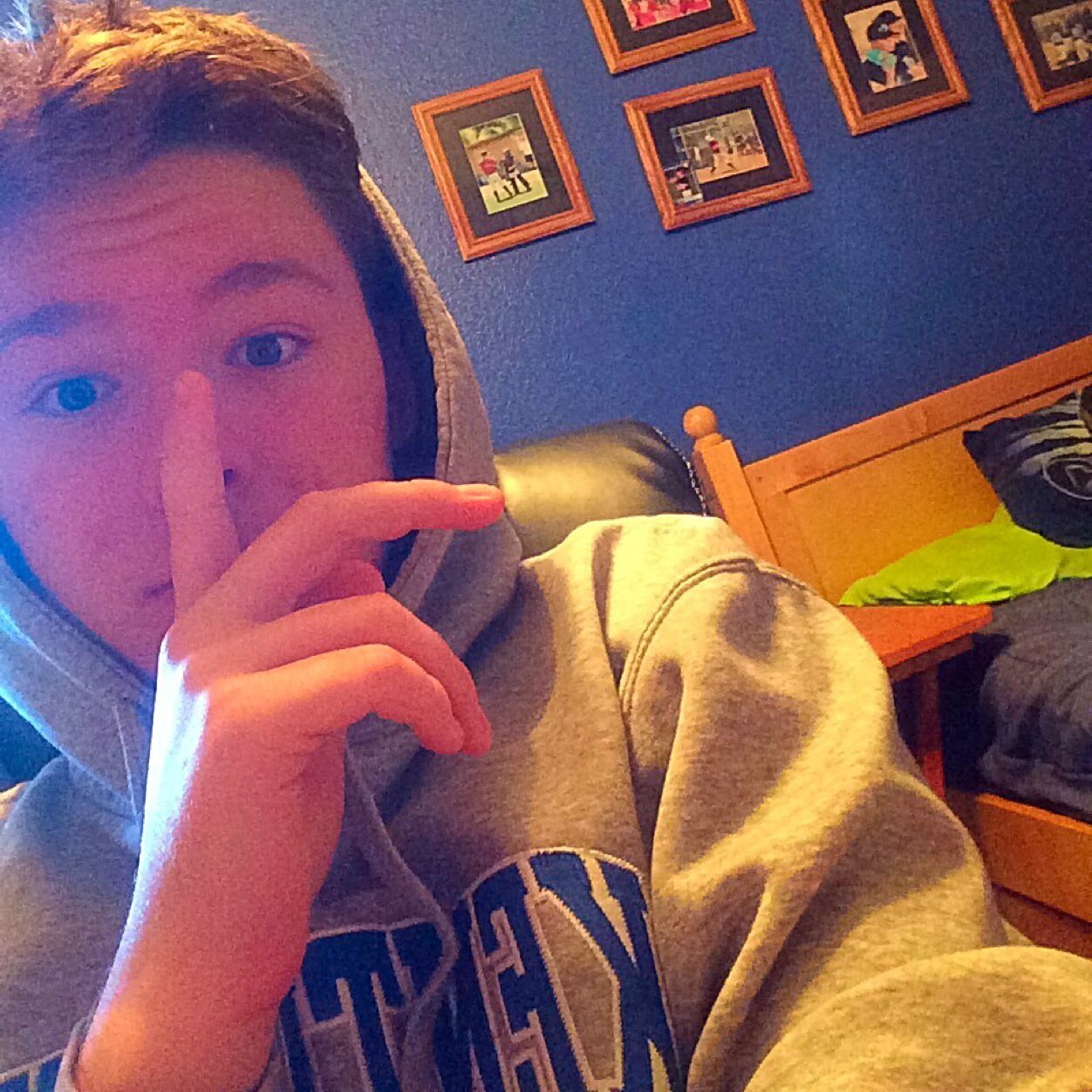 MLGSweaters's profile picture. german.