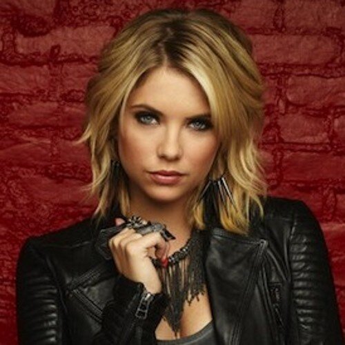 Demonio. Hija predilecta de Lucifer y futura heredera del inframundo. Irresistiblemente sexy, prepotente y orgullosa. Me gusta ser mala, para que mentir.
