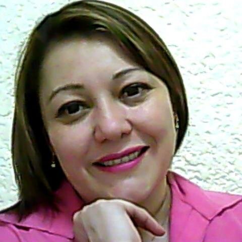 LO PASADO HA HUIDO, LO QUE ESPERAS ESTA AUSENTE, PERO EL PRESENTE ES TUYO Proverbio Arabe.