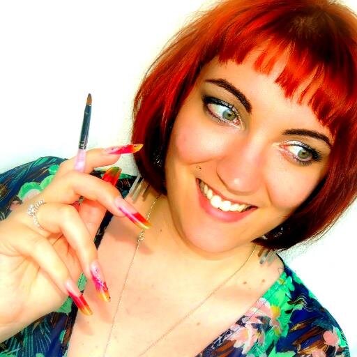 Nail Trainer & Nail designer. Distributrice MIDI PYRENEES INDIGO NAILS
