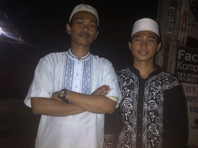 Dari keyakinan lah kita mampu berdiri tegak,Dan tiada tempat untuk berkata menyerah ,    happiness its simple☺ F.O.G★