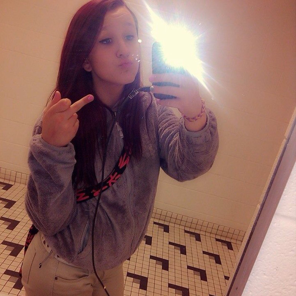 jennahensley_xo's profile picture. trust nobody but yourself cause in reality, all you have is yourself. ❤️