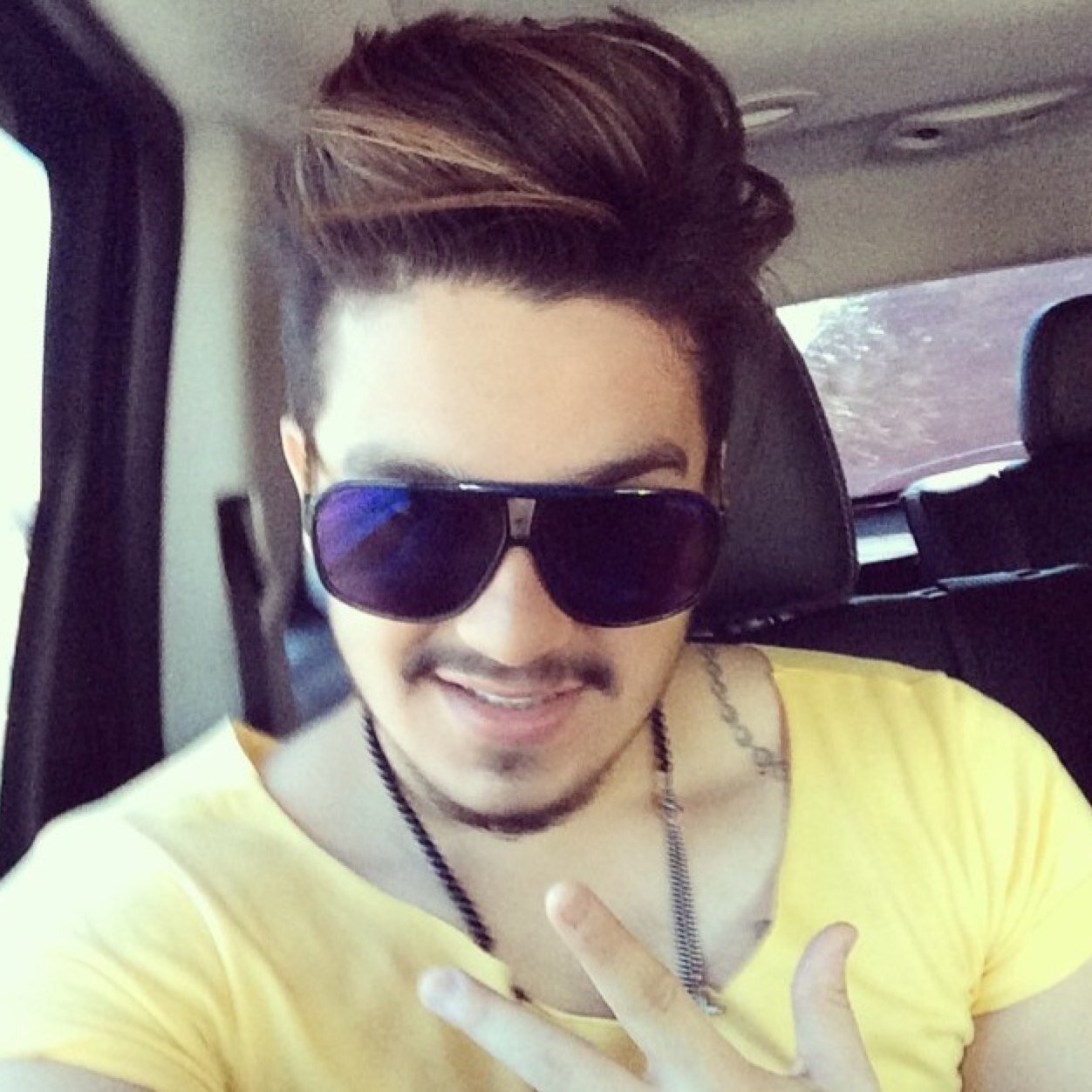 NOSSO ETERNO GURIZINHO! ♥ Fã clube seguido pelo Próprio @luansantana . =) Bora seguir também? Since:06/10/10