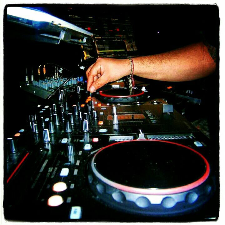 Producer & Remixer 

Trap||Melbourne Bounce||TechHouse|Moombahton