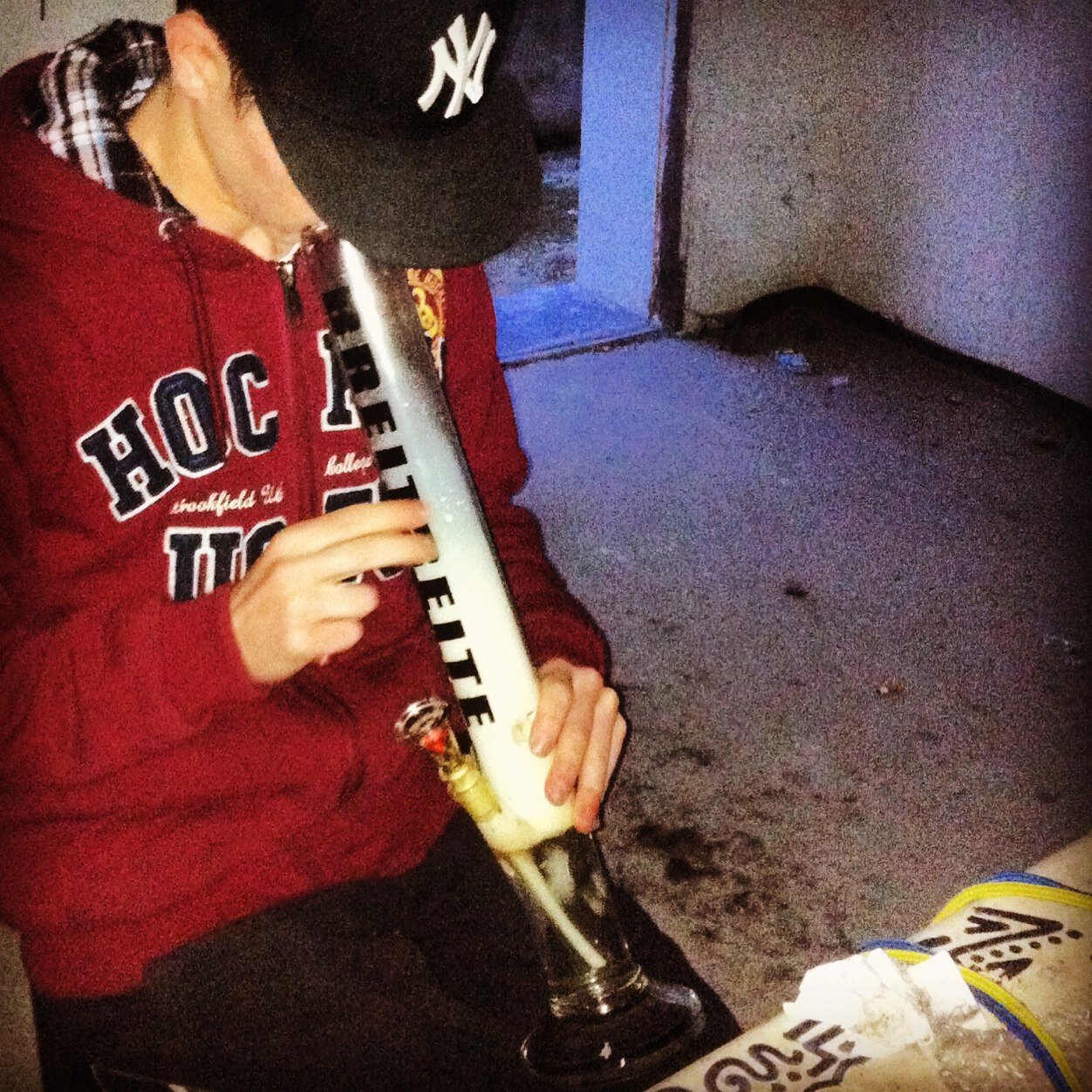 Mi chiamo andrea occhipinti aka Pinti, 17 anni, provincia di Varese, hard smokers..primo singolo al più presto...EEyo