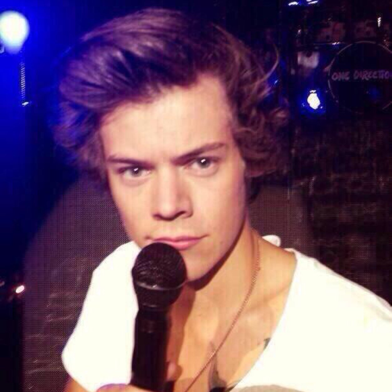please follow @starbuxss because she just gave you a free follow :)