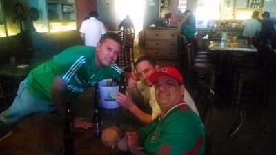 Agradecido con la vida por los placeres disfrutados y en espera por lo que falte ........