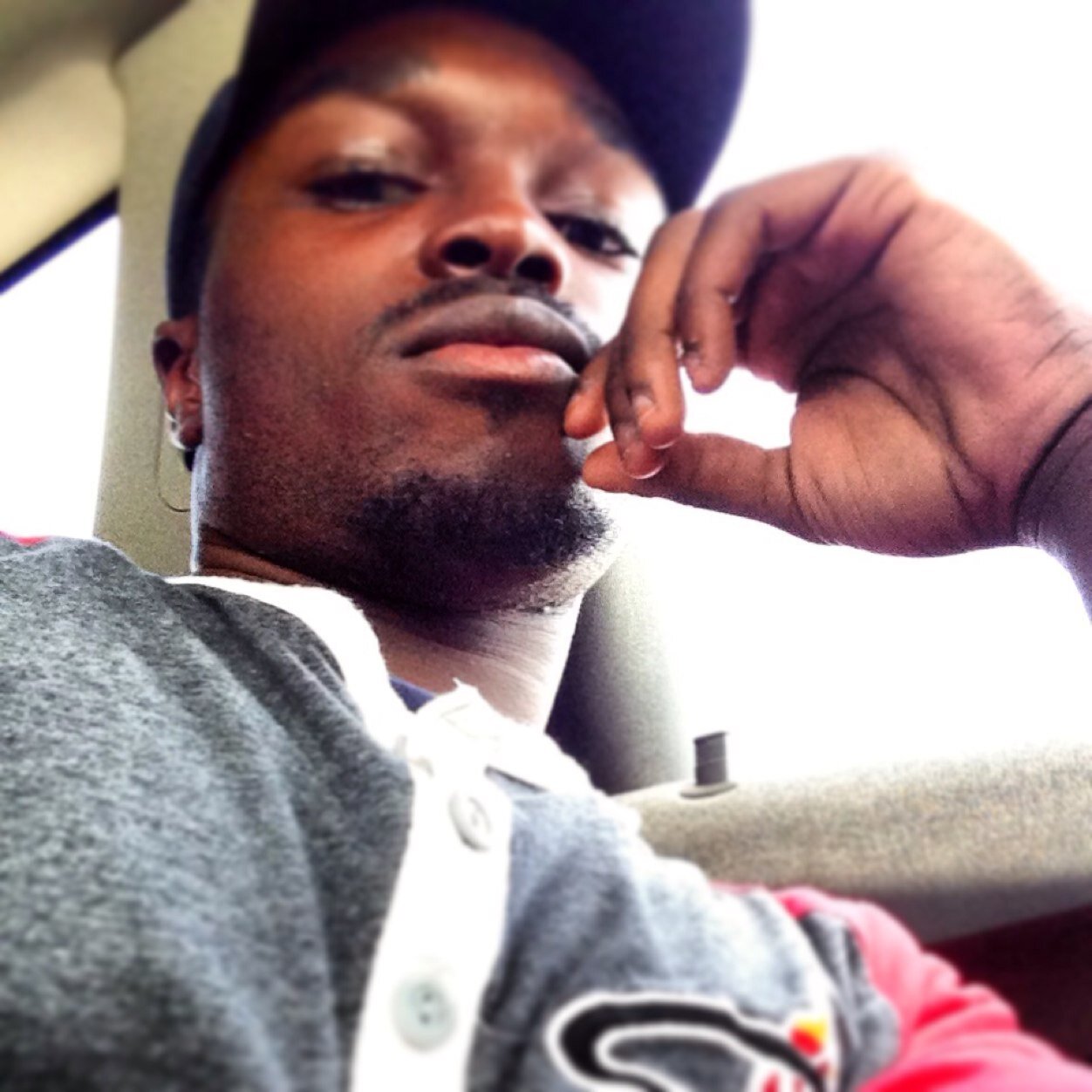 #TeamJesus #FLASH Live Life to the Fullest. #NMW @_SarahJasmine Artist/Song Writer just a young man trying to make it. http://t.co/TQLhKAH2md