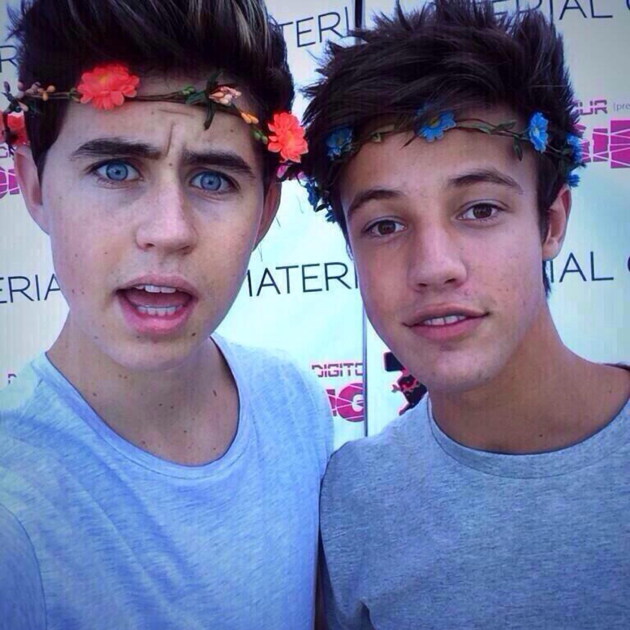 HEY IF YOU LOVE ALL THE BOYS FOLLOW -@ttylgrier- PLZ! SHES GOING THROUGH ALOT DM AND TWEET HER NASH IF YOU WANT! ILYSM THANKS