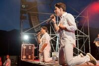 ellos? el motivo de nuestra sonrisa♥~'llevate de paso tambien mis falsas esperanzas'~ SEVILLA♥