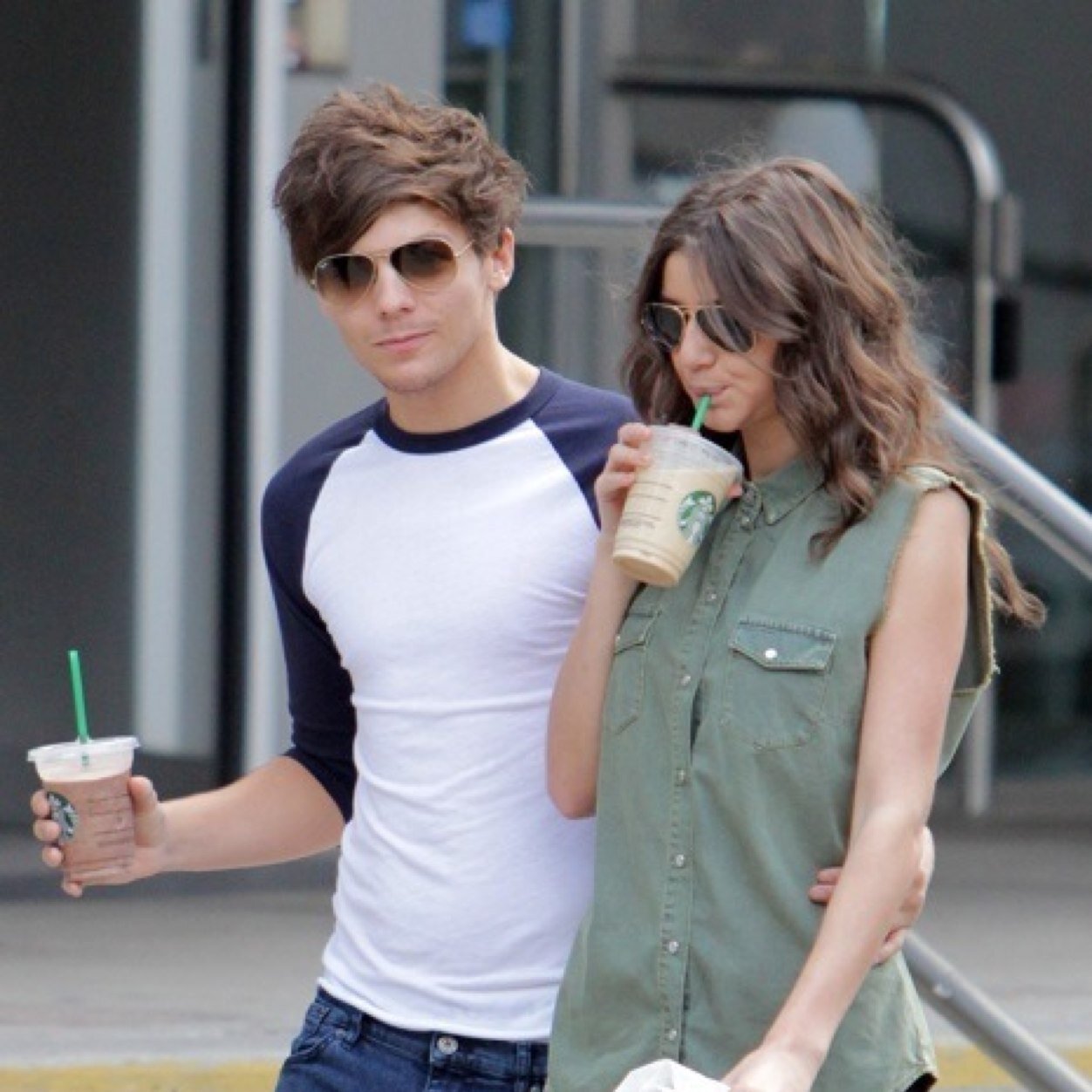 Hi! I'm Louis is my second Profile, Private account, I love you @EleJCalderReal