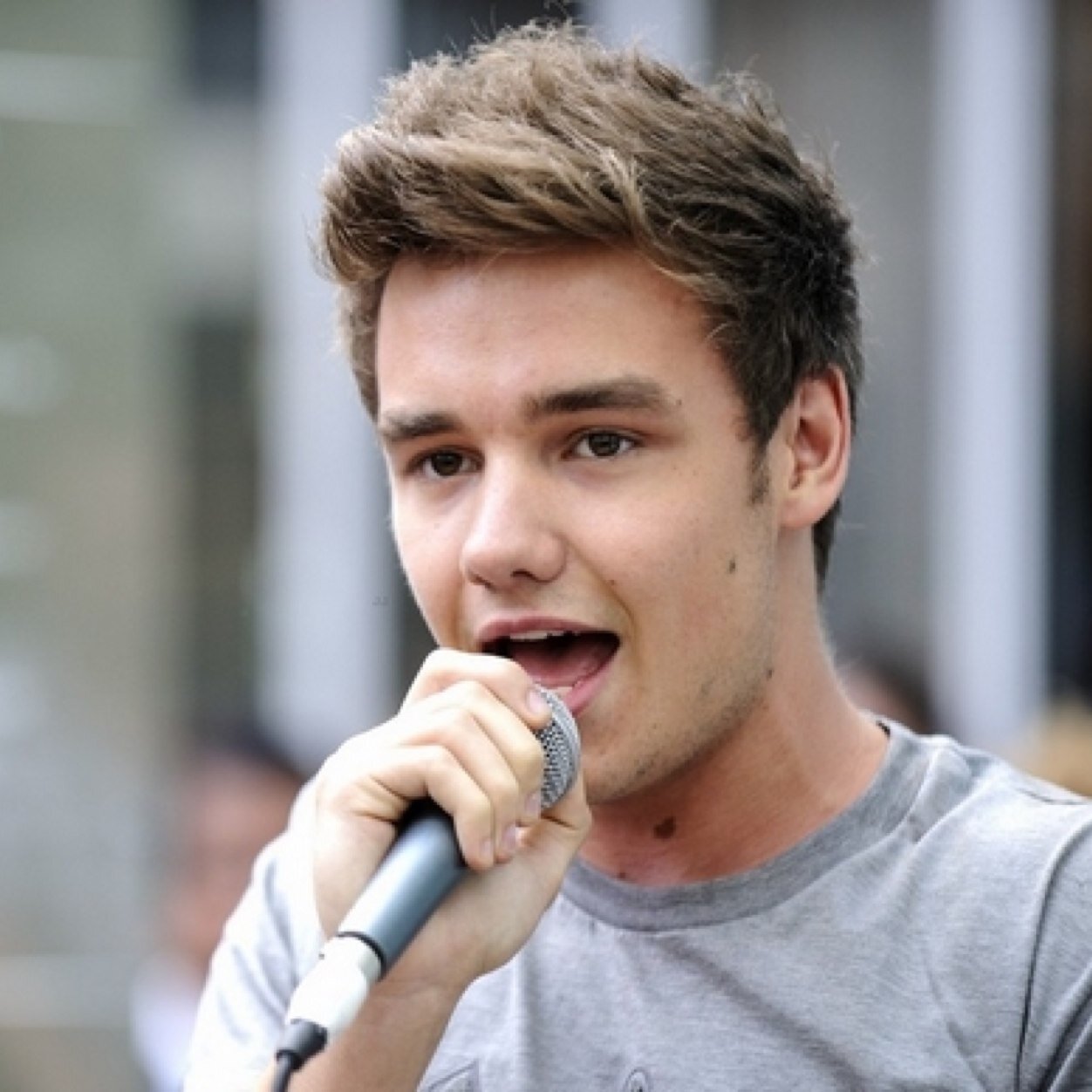 LarryLarry12341's profile picture. 