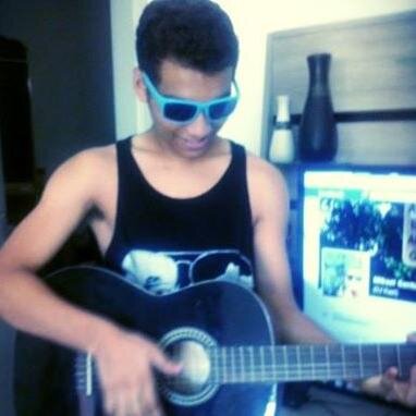Não há pessoa mais perigosa, para si mesma e para os outros , do que aquela que julga sem conhecer os fatos.