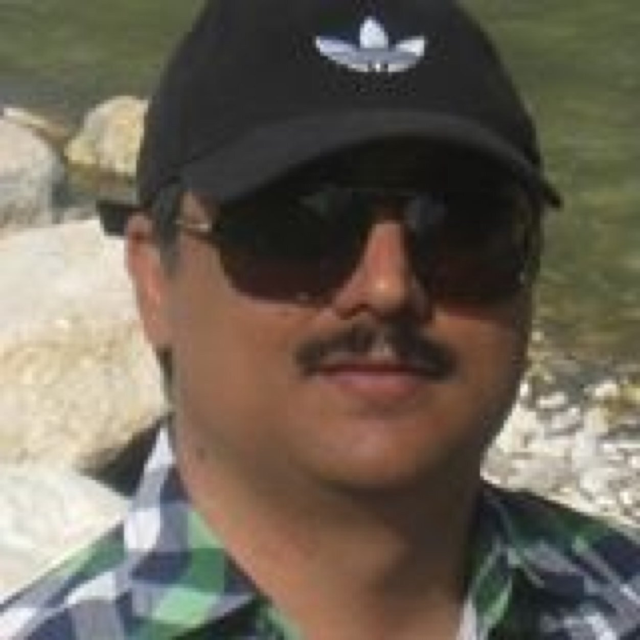 babak125's profile picture. 