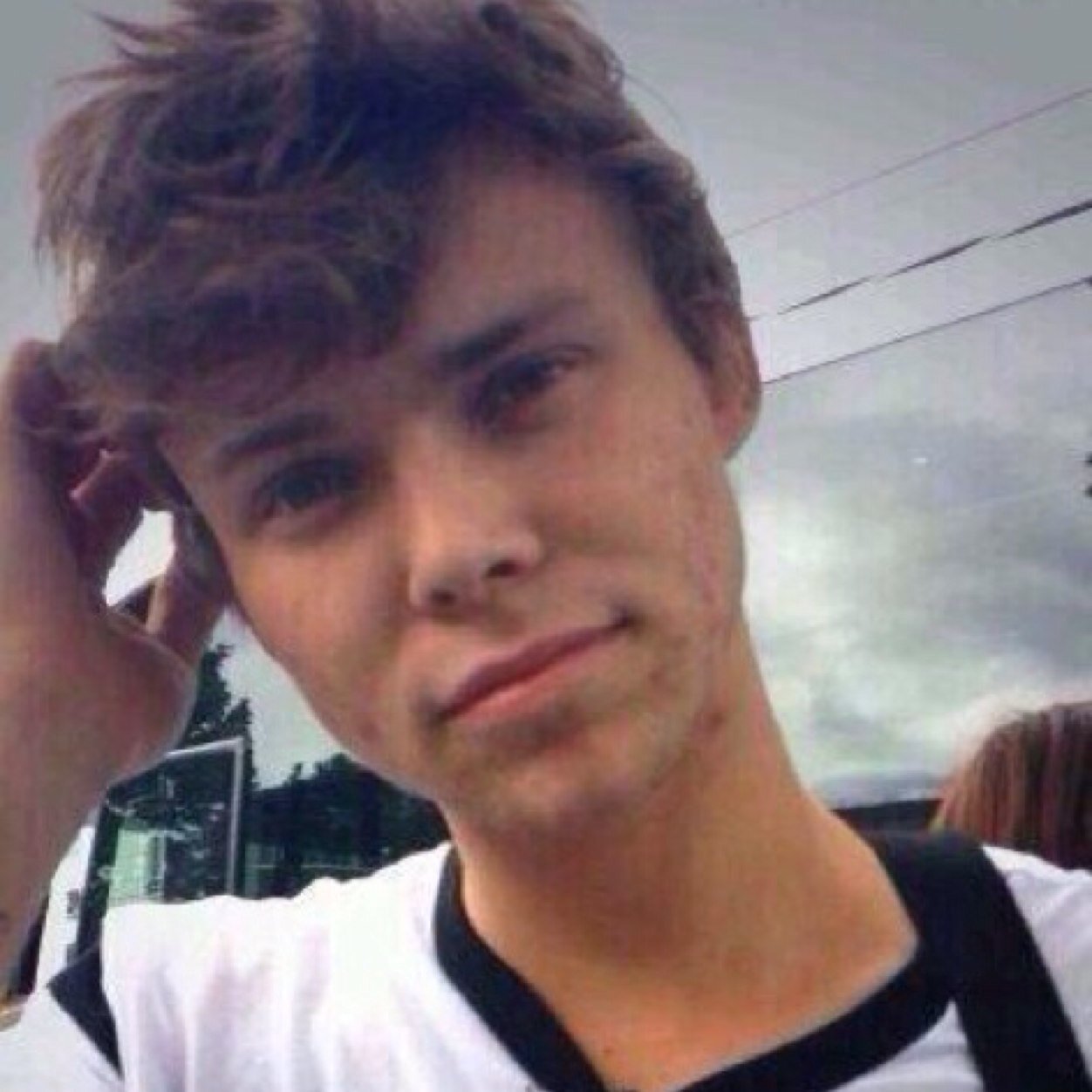 imagines and gifs and Ashton Irwin