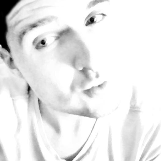 AmadorPelaez's profile picture. Sobreviviendo, que no es poco.