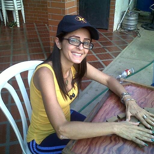 loredeflorez's profile picture. 