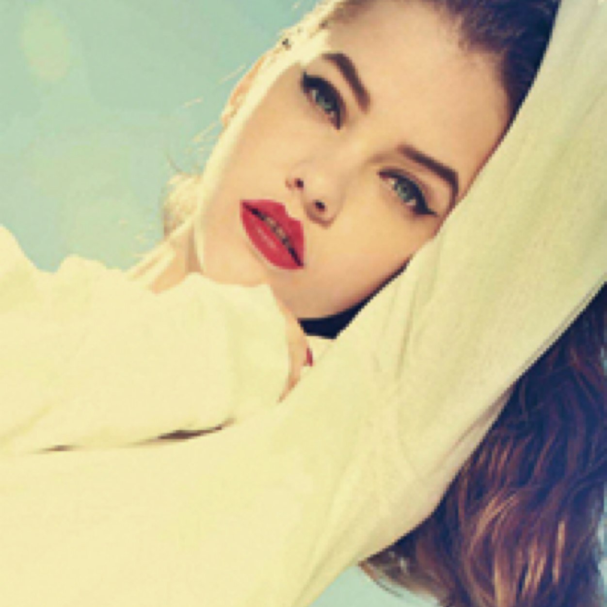 15 Years Old. Im the littlest wolf |Hybrid|RP|TO|TVD|Unclaimed| Auntie: @InvincibleBekah mom: @MoonLightFury