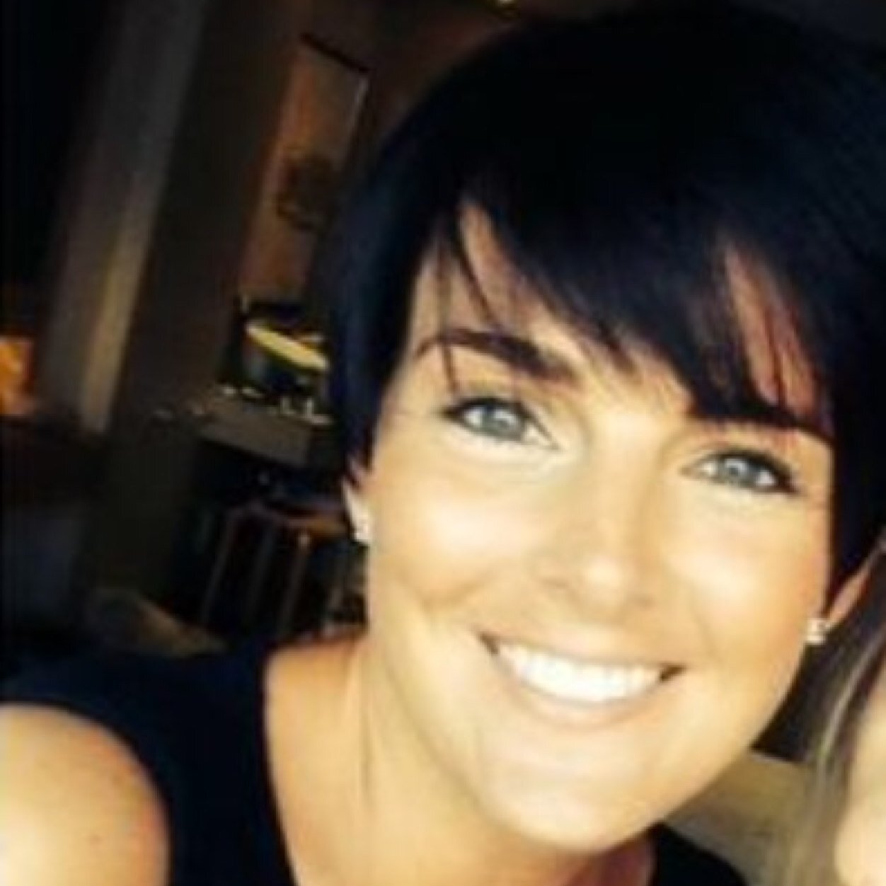 MAKE-UP ARTIST/HD BROWS/LVL LASHES