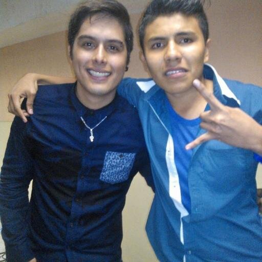 Alguien mas por la misma calle o vereda que te espera 3