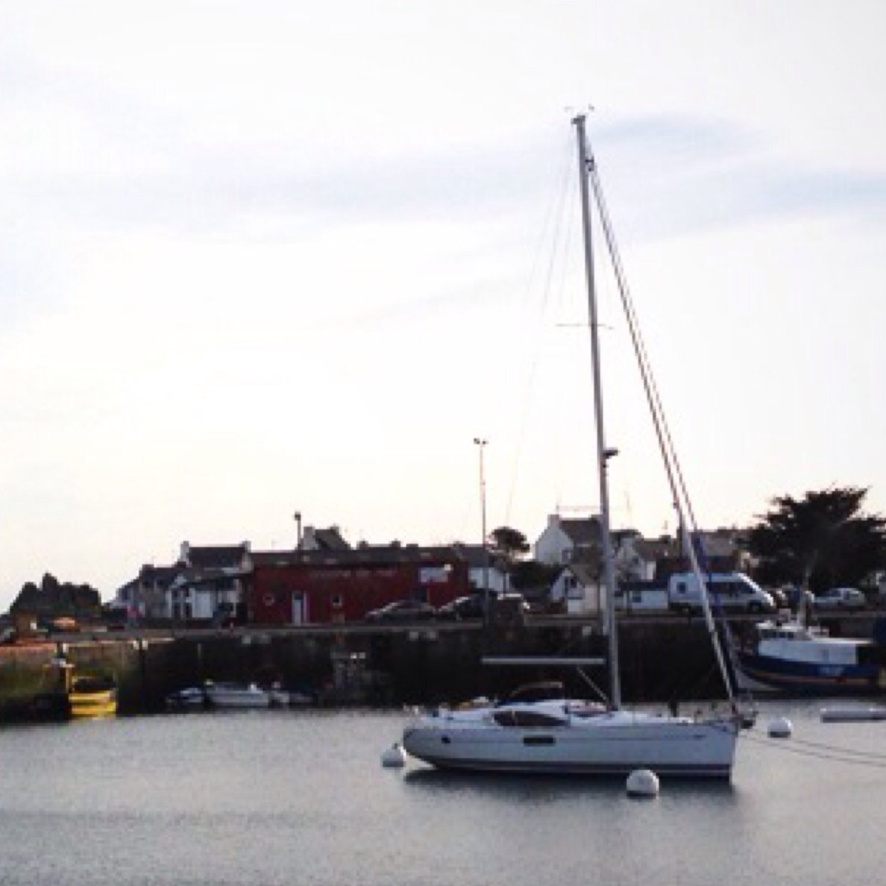 Ecole de croisière #voilecroisiere basée à Lesconil ( Finistère ) - Coaching Voilistique - Convoyage - Entretien bateaux. #twailor #lesconil #sailing