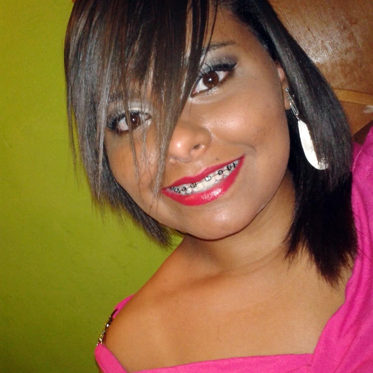 Se respeite, se valorize se ame, se cuide. Pense em você, antes de pensar em algo que não vale a pena.