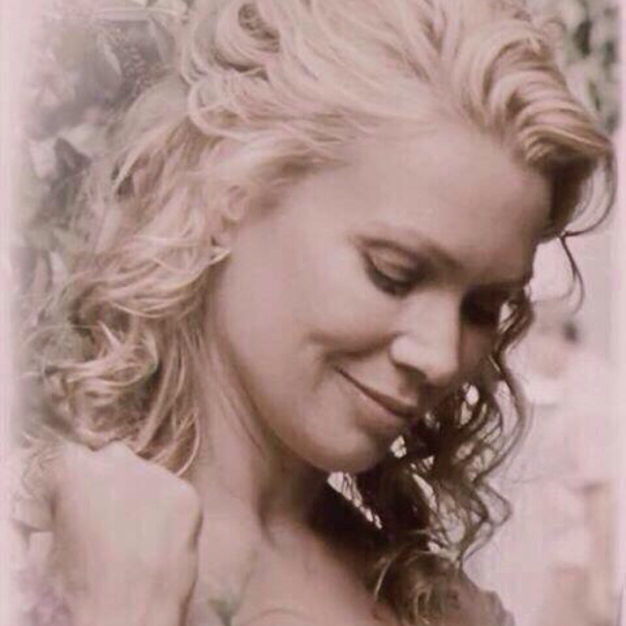 I tried. I tried to save everyone. Maybe that wasn't enough, maybe I wasn't strong enough. | Taken by @ScarredSheriff. He's the only thing that I care about.