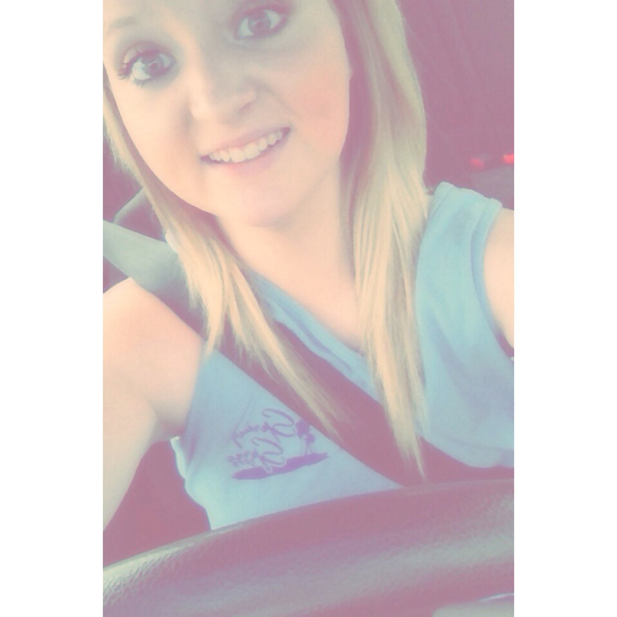 terrrilynnn_601's profile picture. Mississippi. ⛅️
Legal.
Single.
God Is #1.  
Ole Miss. 
Country Music.  
Classy Not Trashy.