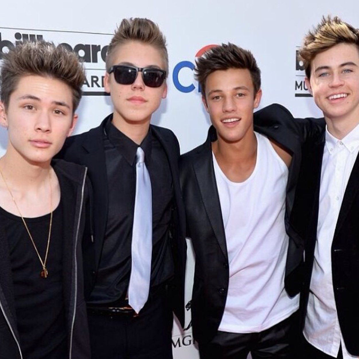hopefully someday i will meet them ~Taylors bae so swerve #magcon anyways if you ever need anyone to talk to im your girl you should follow me