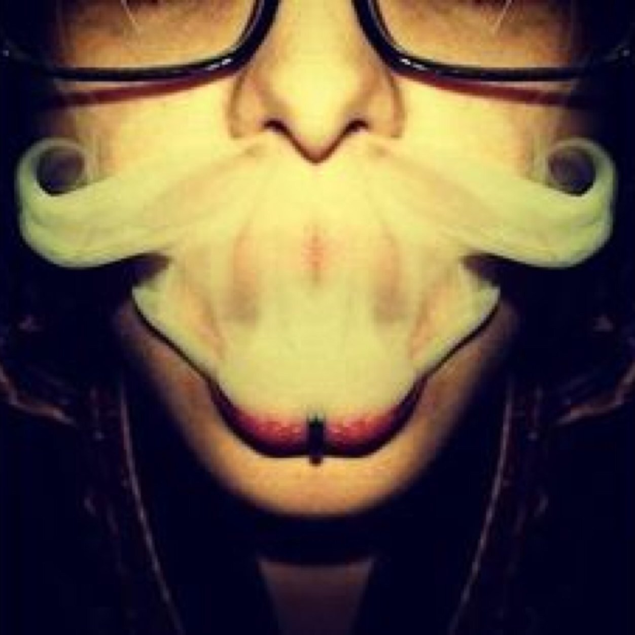 SmokingGifs's profile picture. Best smoking gifs
