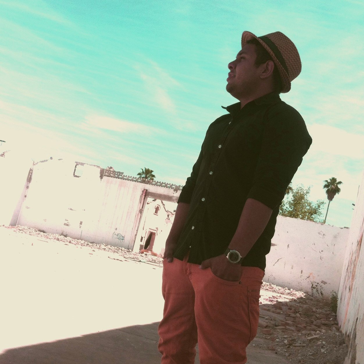 JoakinDSant's profile picture. La pintura es victima y yo el mas buscado asesino...