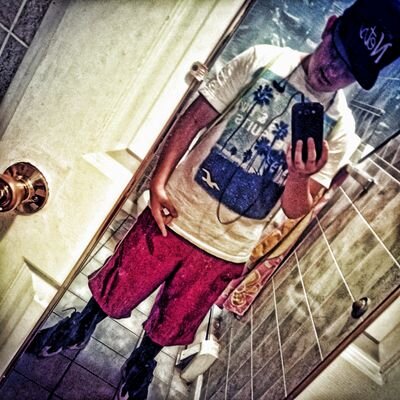 follow me on ig.    sal_hartsell
kik.     that_crazy_boy35
snapchat        sal351