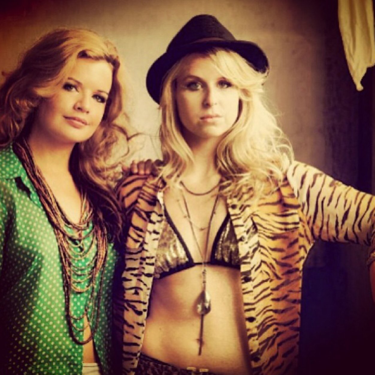 Guitar Slinger @trista_brooke & Fiddle Rocker @ayoungviolin...making music with special guests.... #teamfollowback