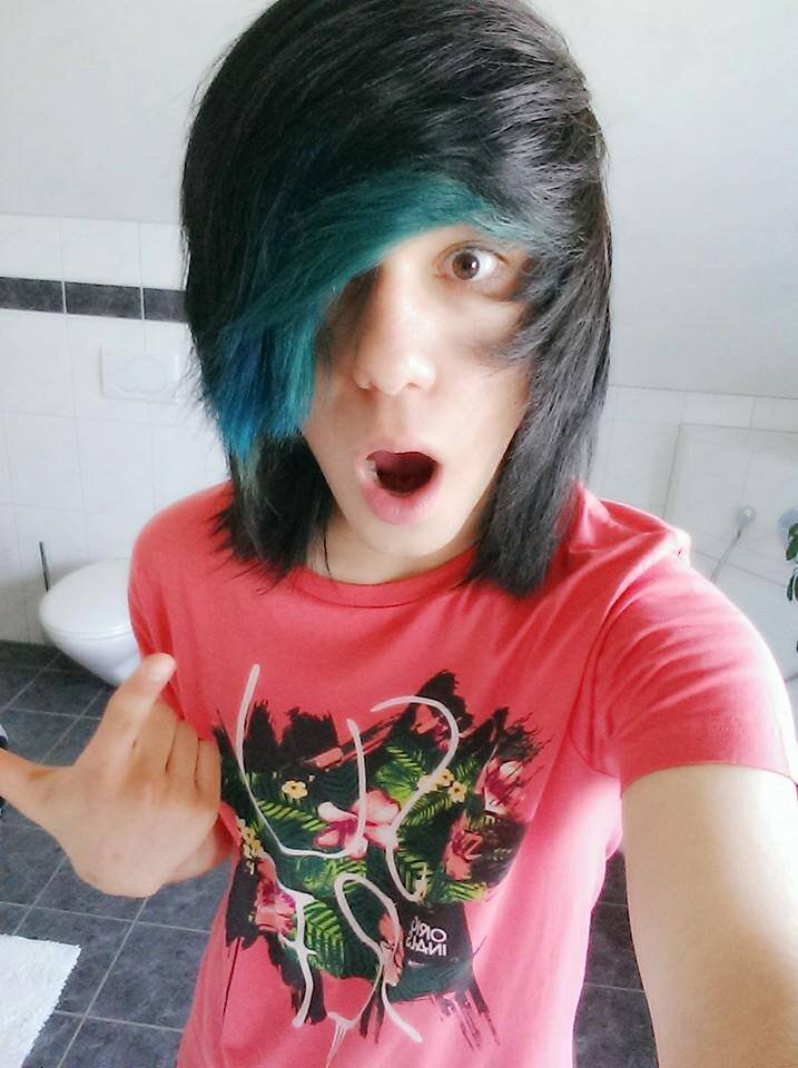 I'm 15 I love music also I'm bi and single