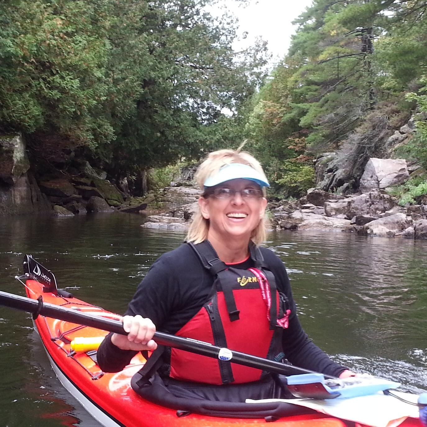 Geoscience editor at the Ontario Geological Survey @ONgeology 
Paddler with the Sudbury Canoe Club @sudburycanoeON  
BA in Communication pending @HuntingtonUni
