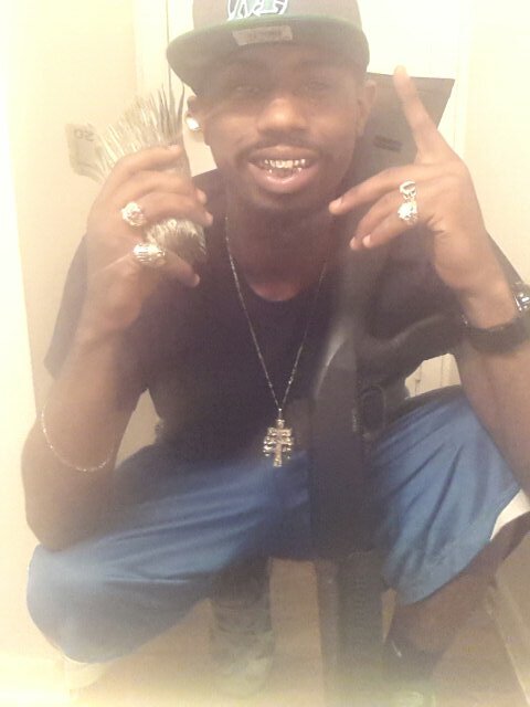 TroubleRobbedMe's profile picture. Snapchat : PlayboyTrouble