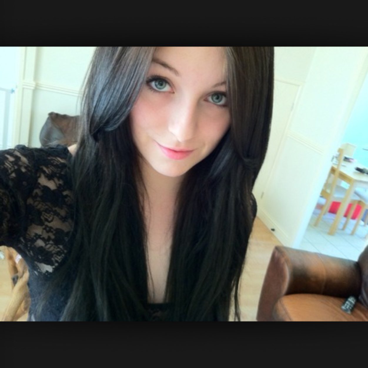 oliviasmith2121's profile picture. 