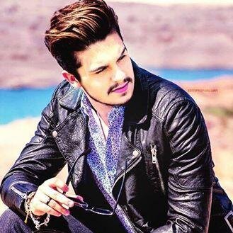 De todos os sorrisos pra mim o seu é melhor ♪ ♪ - @luansantana #MovimentoVemPraRecifeLuan