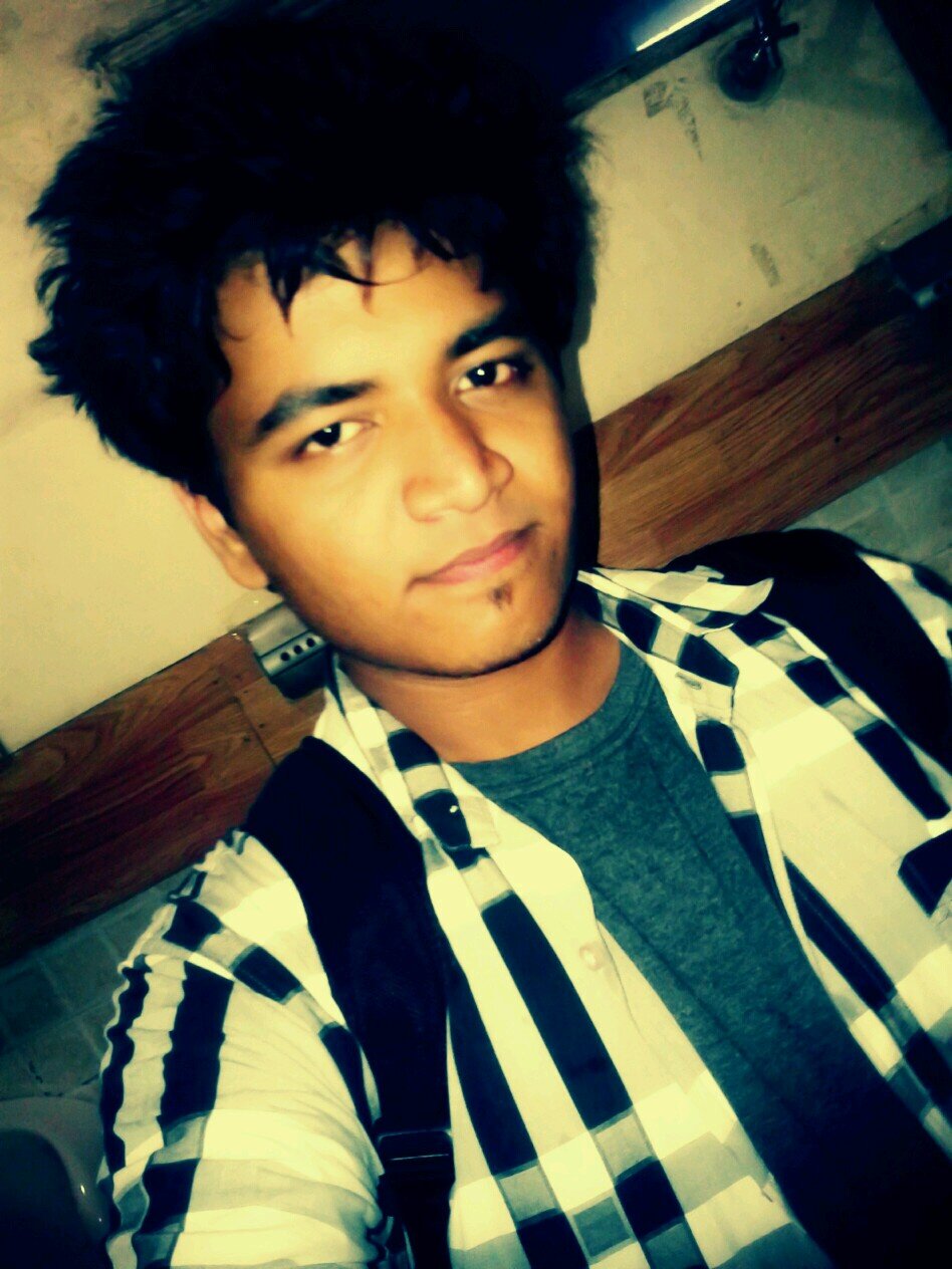 M19 fun loving but hate lies alot love to make new friends, hangouts, photography (INSTAGRAM-HCRAZYBUDDY) ;)