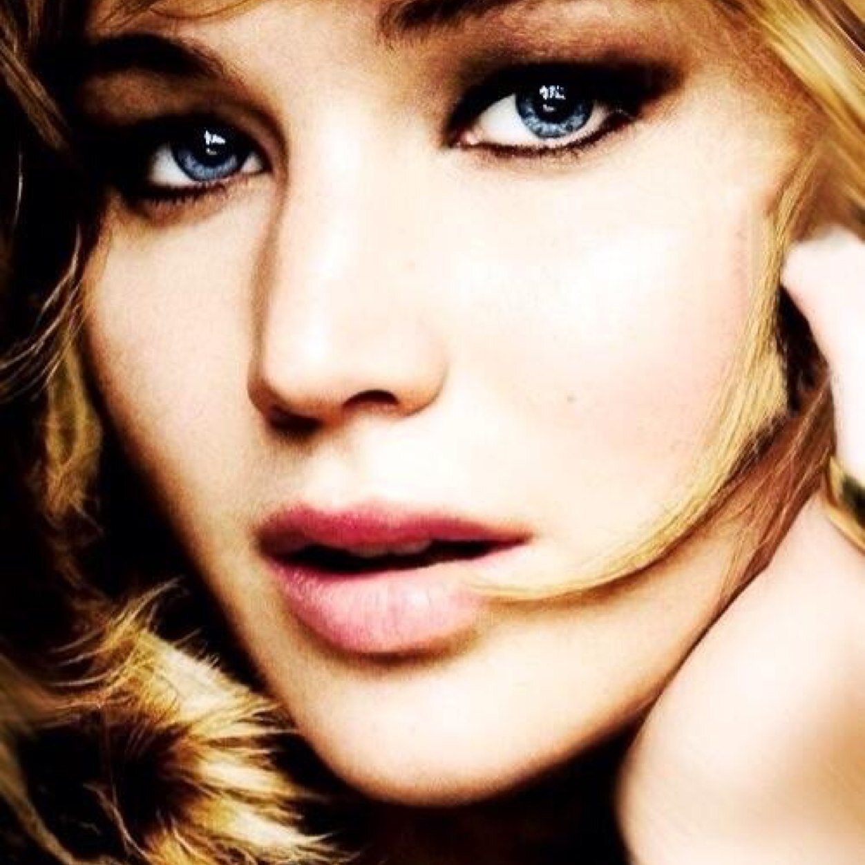 a twitter for gifs of jennifer lawrence... because who doesn't like gifs of jennifer lawrence?