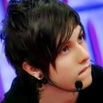 Lutando Pelo Sorriso,De Quem Me Faz Sorrir !
 Dona: @LeticiaGemelgo | Since:12/11/11  OFICIAL:14/02/13