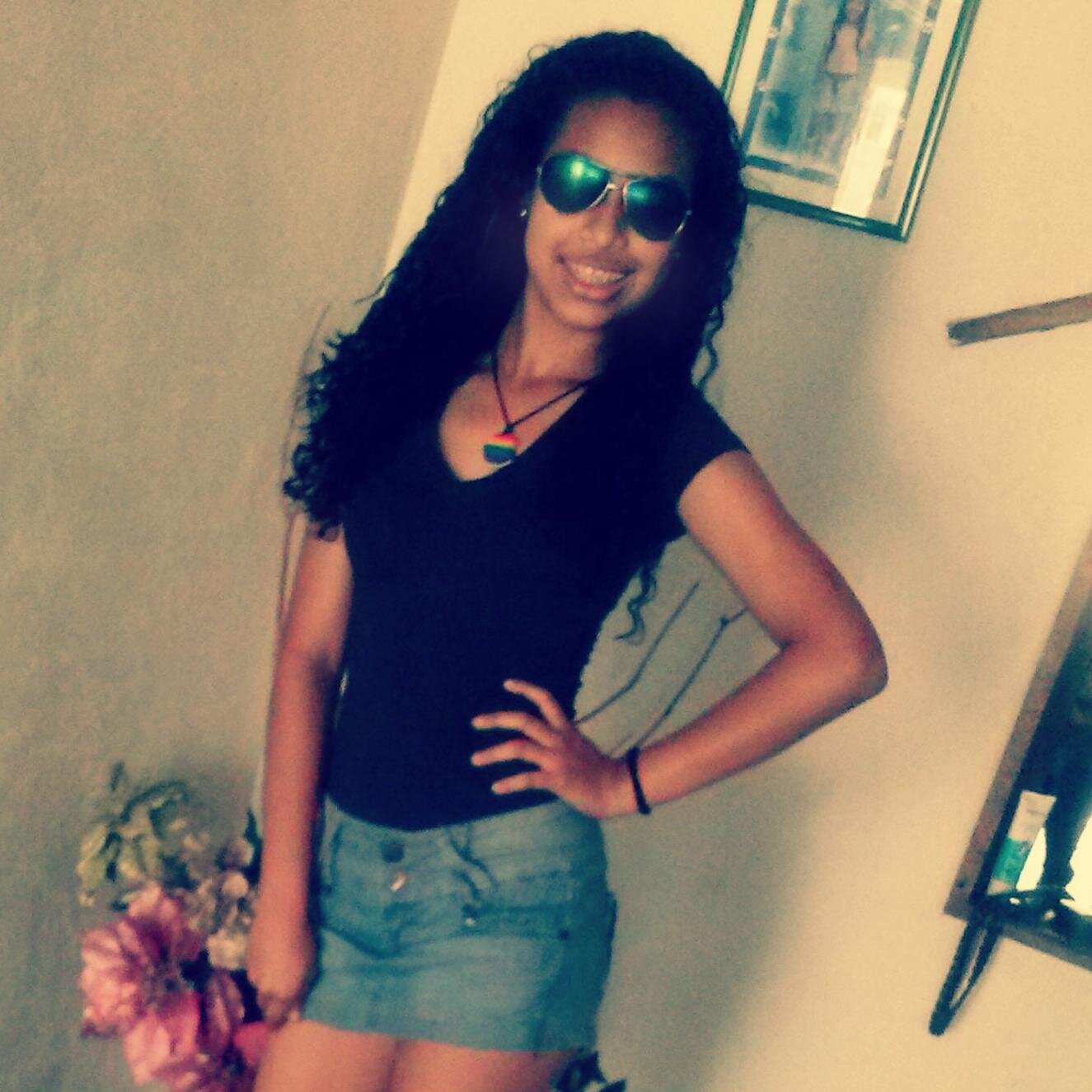 ∞#Venezolana#AmoMiMelenaDeLeon #SoyBipolar#MeGustaElChocolate y la musica#Estudiante#Romeista33*----*