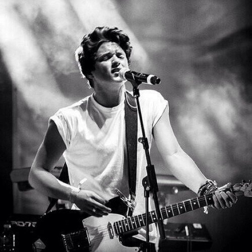 All I wanna be is to be somebody to you. (Rp/Single)