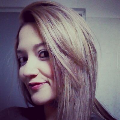 Un Consejo Pendejo De Aquellos Quien Sigo: Lee, aprende, observa, analiza, entiende, imagina, construye, ríe, twitealo.