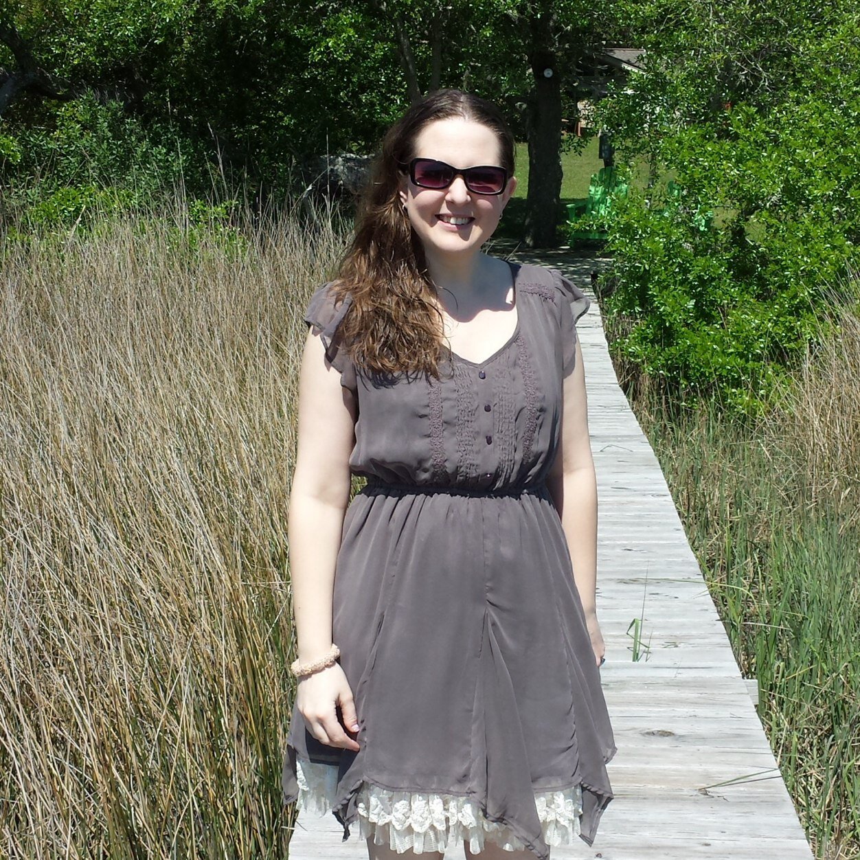I'm a Northern girl in a Southern world. Here's what I love: my wonderful husband, adorable kitties, being at the beach, photography, nail polish, and cooking!