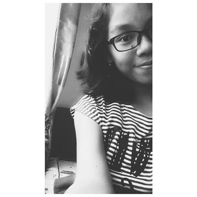 monicaabgl's profile picture. null