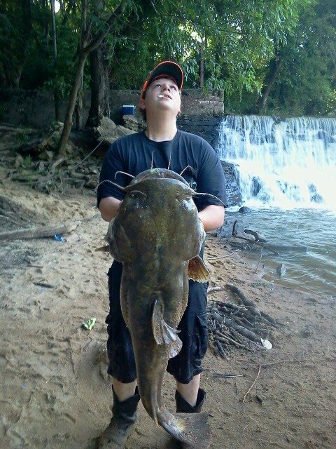I hunt, I fish, Thats bout all you needa know..