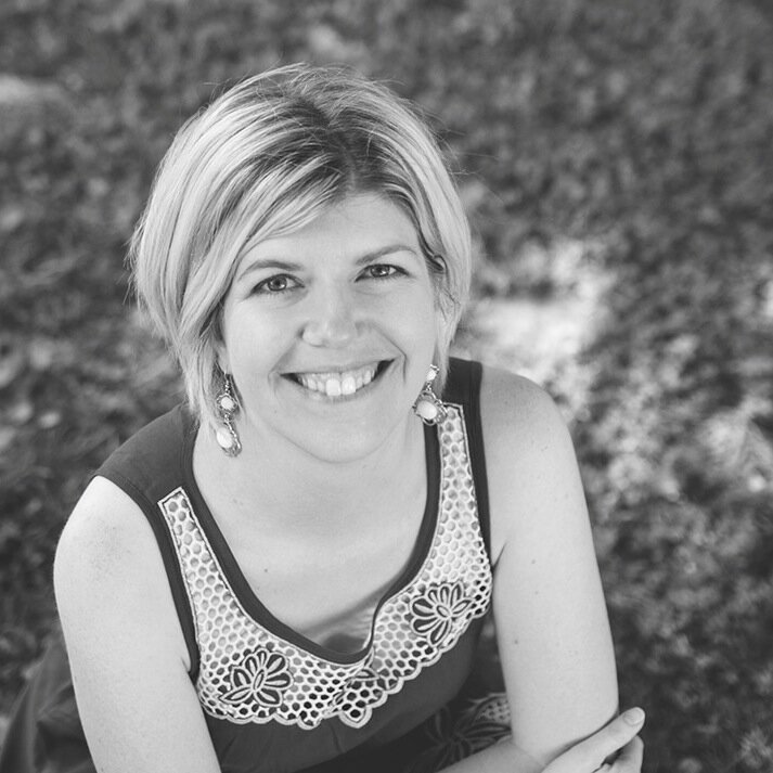 Wedding and family photographer. Mama to two great kids. Wife to the love of my life. Christ follower.