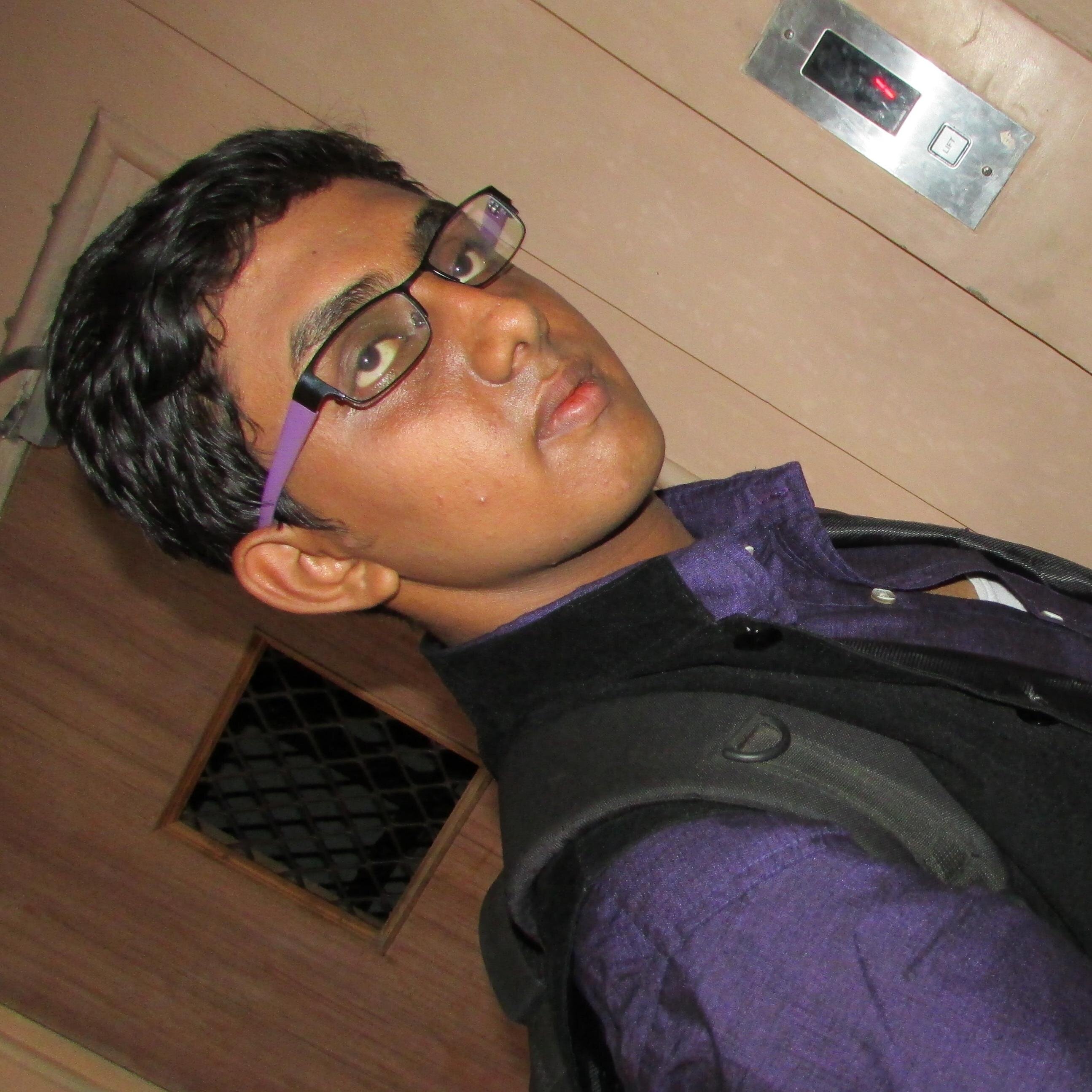 i am an actor .this cover photo is mine when i do role